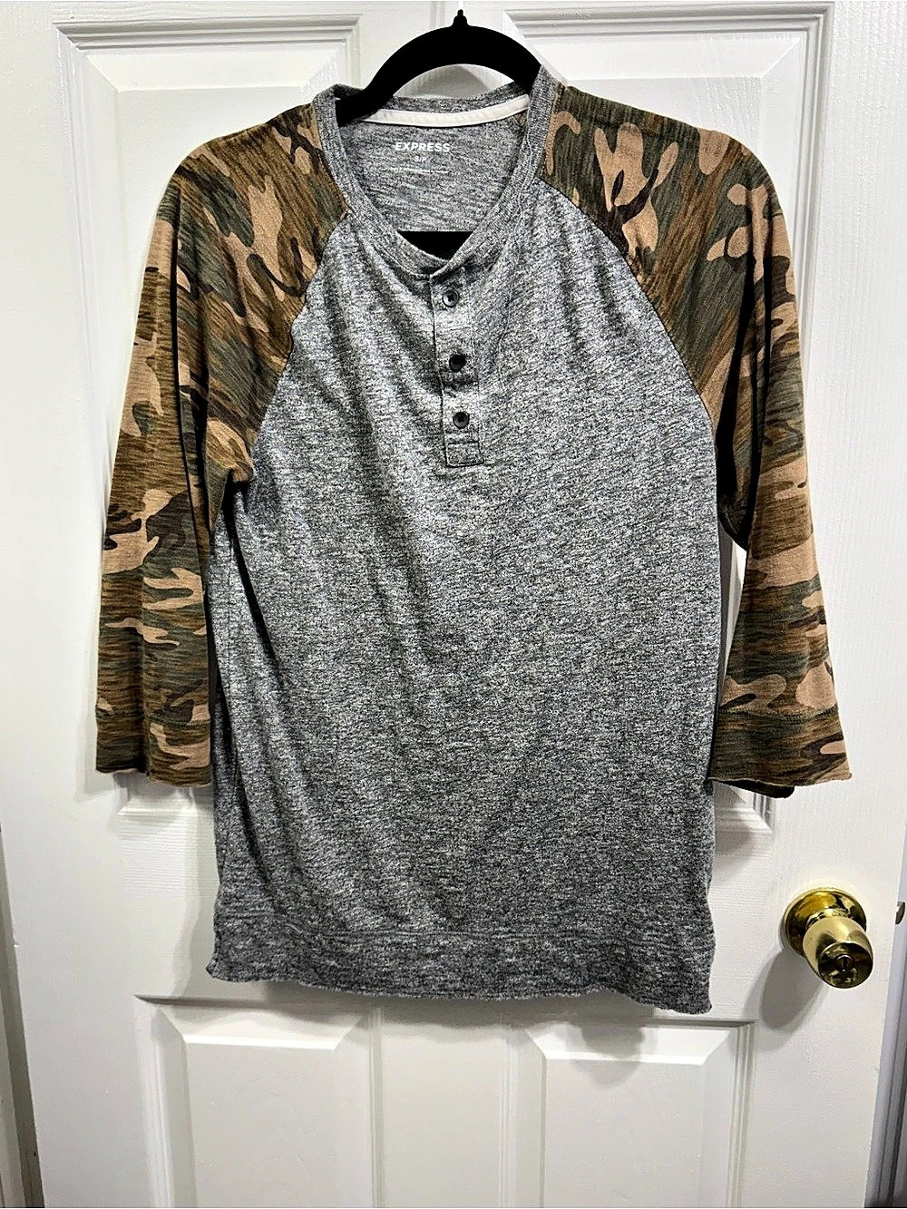 Express Camo Raglan Long Sleeve Size Small